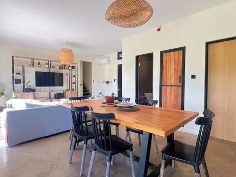 VENTA CASA 3 AMBIENTES B. SANTA ISABEL CHAPADMALAL