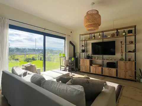 Casa 3 ambientes con 2 baños