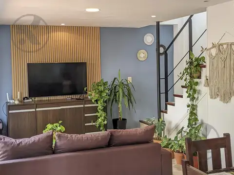 Depto Tipo Casa en Venta de 3 ambientes