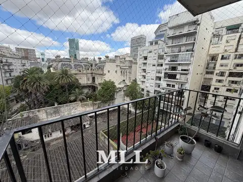 Juncal y Basavilbaso. Semipiso. Muy Lindo. Contrafrente. Muy Luminoso.  Sup 130 m2.