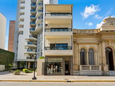 Oficina profesional en venta 56 m² + balcón.