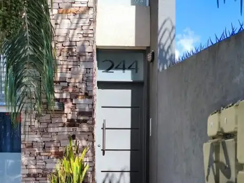 MONOAMBIENTE EN ITUZAINGO SÓLO APTO USO PROFESIONAL