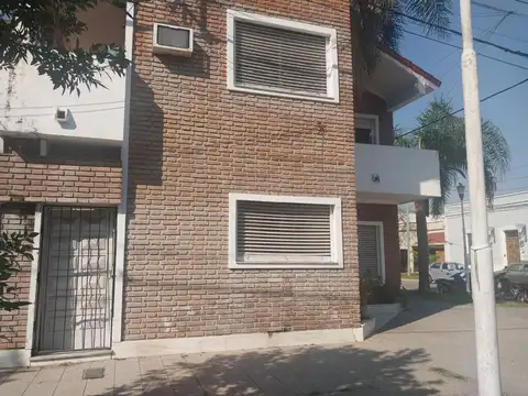 SE VENDE CASA CENTRO DE RECONQUISTA