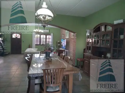Casa 6 ambientes con 2 baños