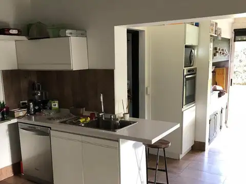 Casa 5 ambientes con 4 baños