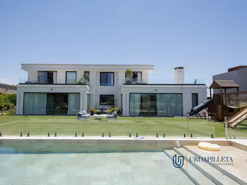 Casa en venta en Pilara sobre cancha de golf - URDAPILLETA PROPIEDADES