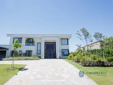 Casa en venta sobre cancha de golf - EL TONO - Urdapilleta Propiedades