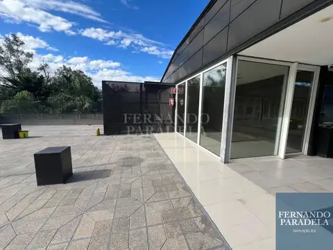 Local en Paseo Eucaliptus - Terraza de 155 mts 9400