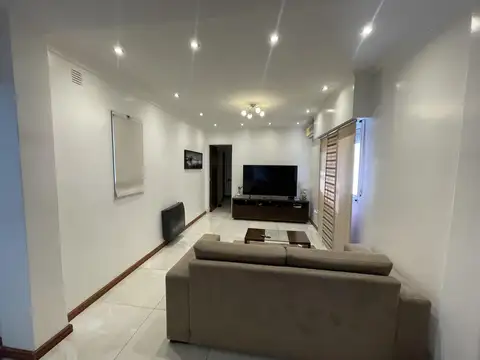 Venta/Permuta Departamento Tres Dormitorios. Barrio Parque