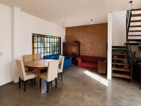 Depto Tipo Casa en Venta de 5 ambientes