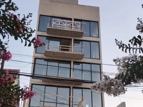 MONOAMBIENTE EN PLENO LANUSITA!