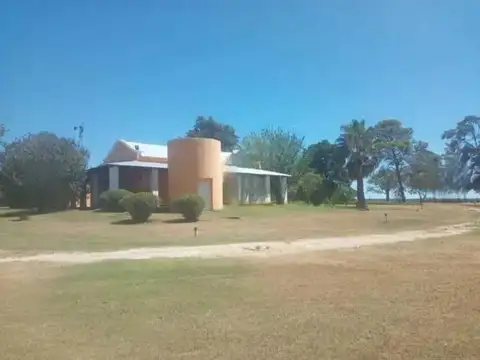 Campo a tranquera cerrada en Victoria