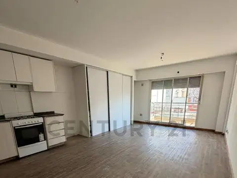 ALQUILER – Monoambiente con balcón | Flores
