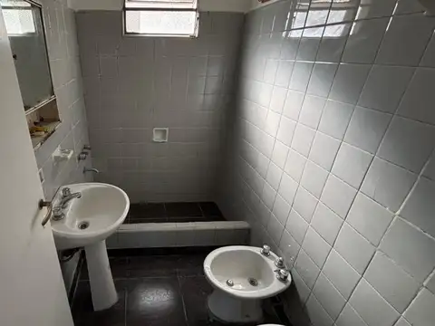 Depto Tipo Casa en Venta en Ramos Mejia Sur, USD 65.000