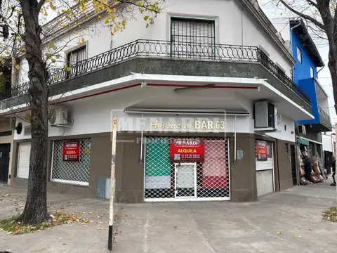Local en esquina en alquiler.
