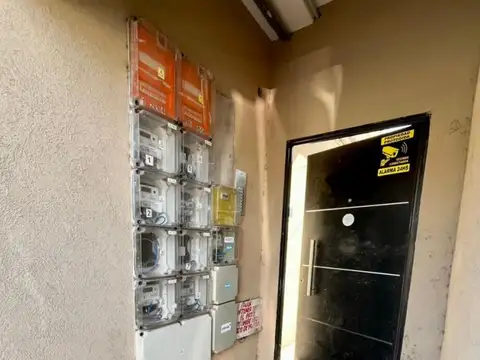 Depto Tipo Casa en Alquiler en Caseros, $ 300.000