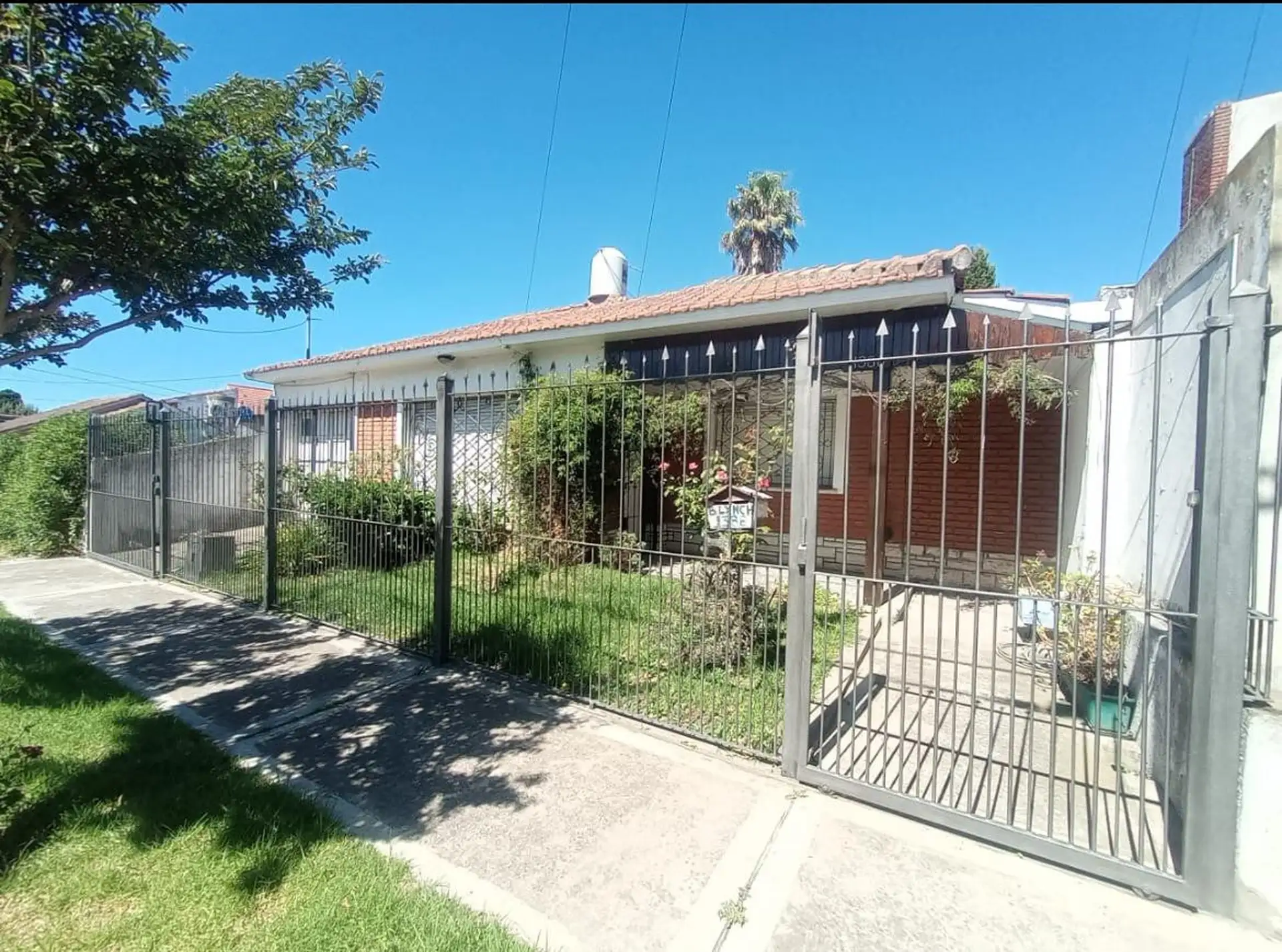VENTA CHALET 3 AMBIENTES pUNTA mOGOTES