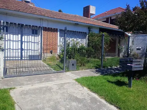 VENTA CHALET 3 AMBIENTES pUNTA mOGOTES