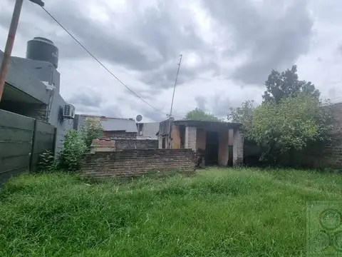 Casa en venta a refaccionar sobre la calle General Viamonte, Del Viso, Pilar. RETASADA