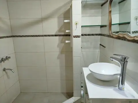 Casa en Alquiler con 1 cochera
