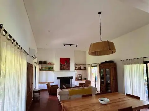 CASA EN VENTA - La