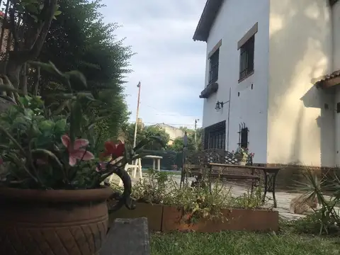Excelente Casa En Venta En Tres de Febrero