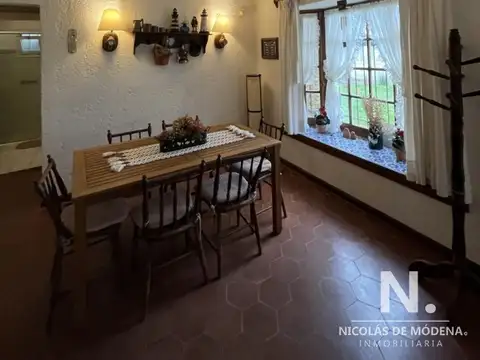 Casa 4 ambientes con 2 baños