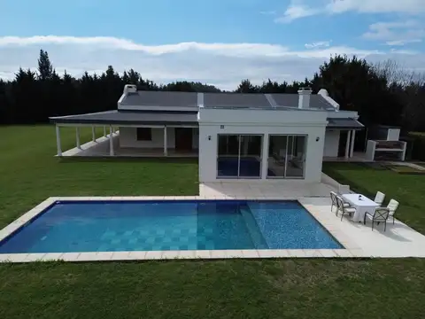 Casa en Alquiler en Chacras Del Parana, USD 2.500