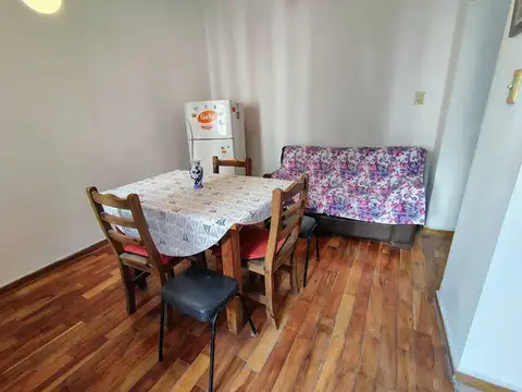 Depto Tipo Casa 2 ambientes con 1 baño