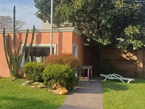 Quinta en Venta con 2 cocheras