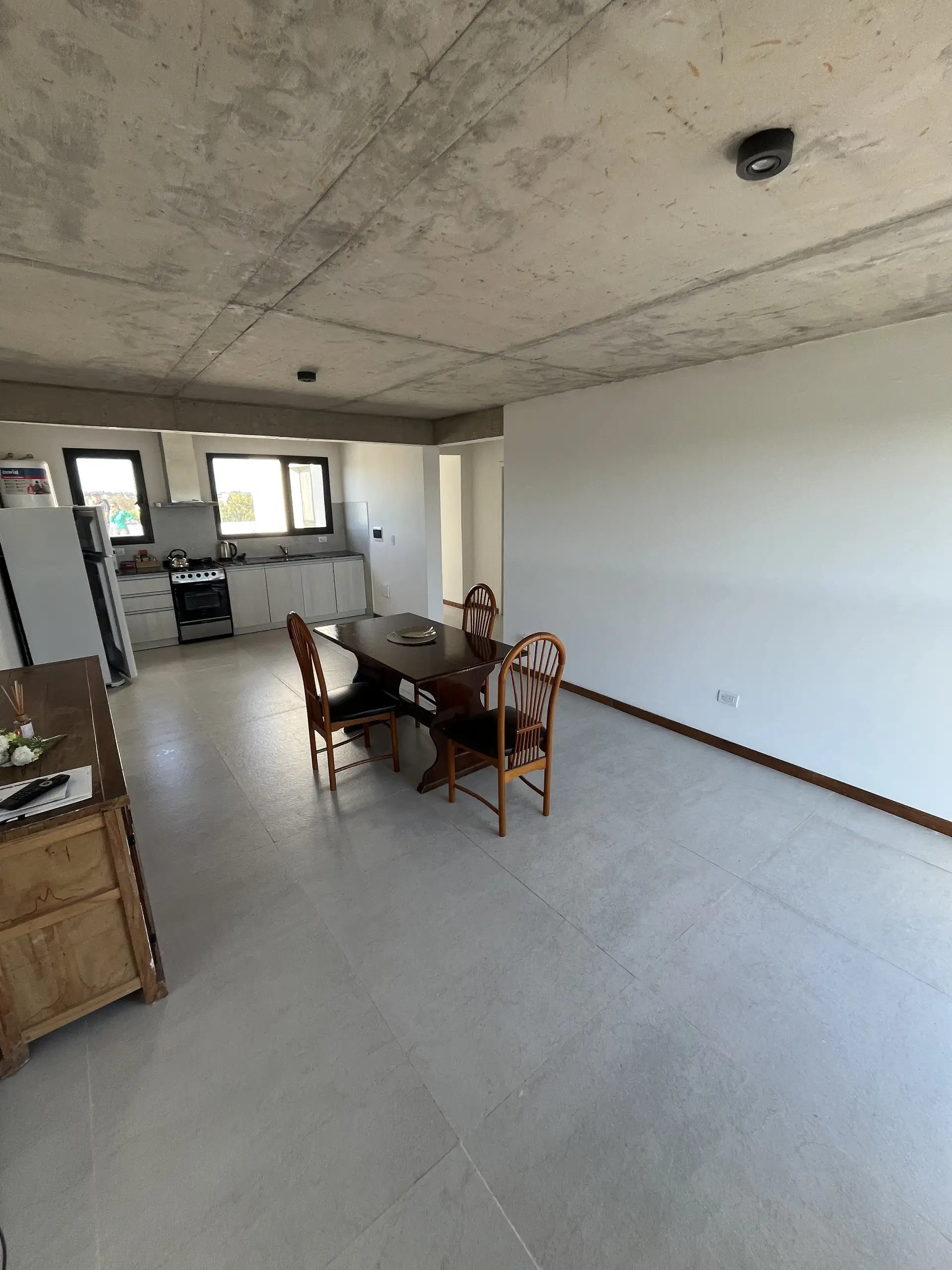 Depto a estrenar 2 dorm, balcón y cochera — Alsina 1300, Tandil