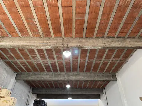 Galpon en Venta en Alberdi, USD 145.000