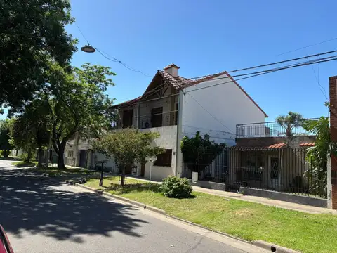 Pampa 7100  Apta Credito 3 Dormitorios con cochera y pileta