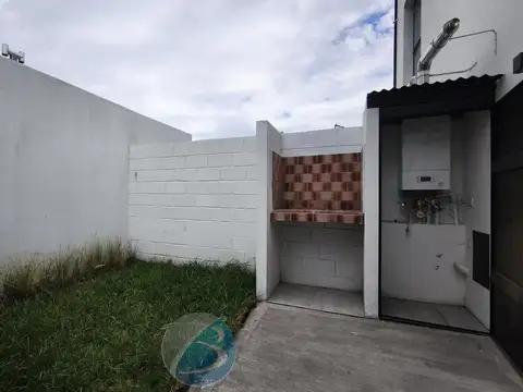 Depto Tipo Casa 2 ambientes con 1 baño