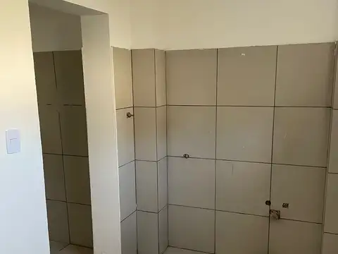 Local en Alquiler en Moron, $ 1.200.000