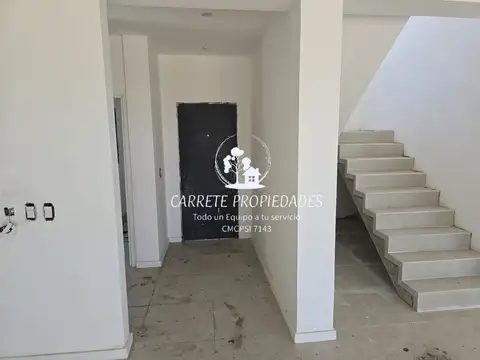 Casa en Venta con 4 cocheras