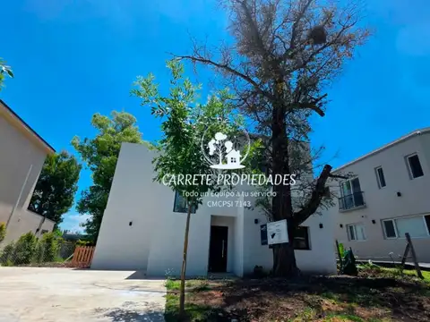 Casa en venta de 5 ambientes. Barrio Santa Elena. Pilar.