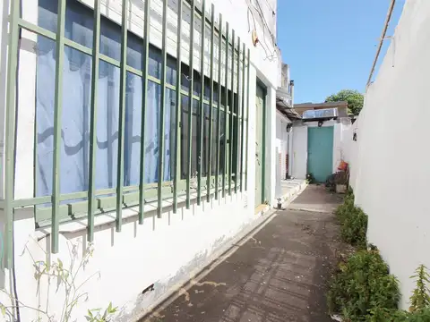 2 PHs 4 1/2 AMBIENTES VILLA MAIPÚ. PATIO. 52 M2.