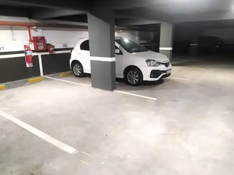 VENTA COCHERA A 1 CUADRA DE BV. GALVEZ -CANDIOTI  