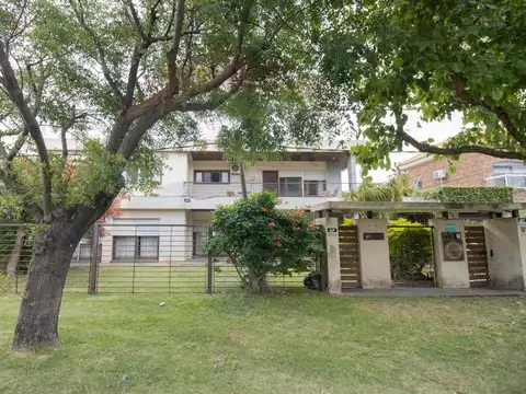 VENTA 2 CASAS EN CARRASCO SUR CASI RAMBLA 