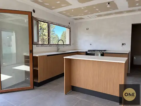 Casa a terminar en venta - 4 ambientes - B° Solares del este