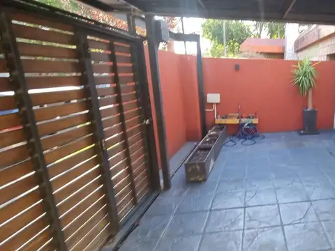 Casa - La Florida 2 dormitorios cochera . excelente