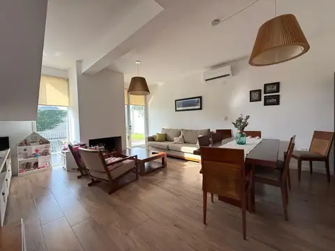 Casa 4 ambientes con 4 baños