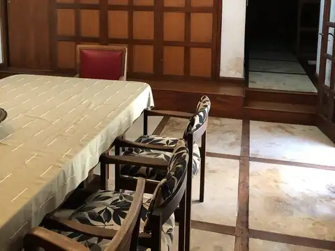 Casa 7 ambientes con 5 baños