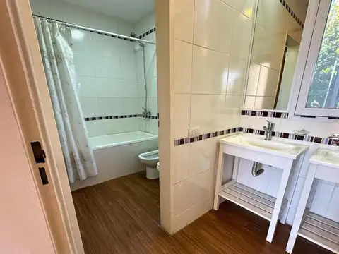 Espaciosa Casa con Luz Natural en Luján del Sol