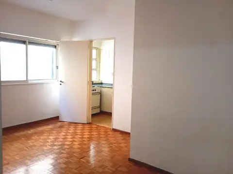 Esmeralda 800 , Piso 8