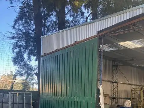 Deposito en Venta con  1068 mts cubiertos sobre lote de 2800 mts