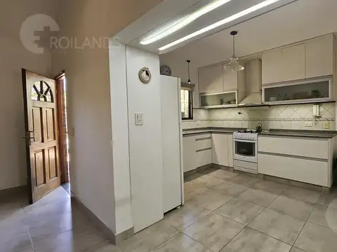 Casa 3 ambientes con 2 baños
