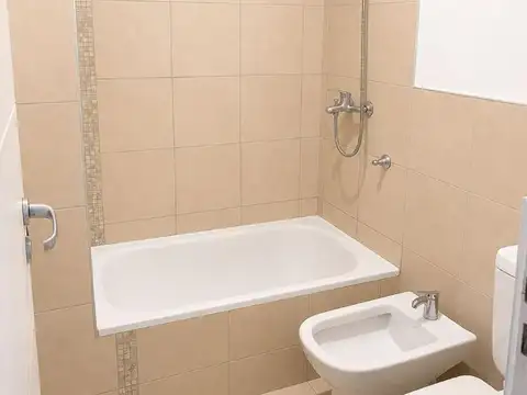 Departamento en Alquiler en Guemes, $ 550.000