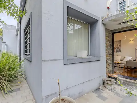 Casa 6 ambientes con 2 baños